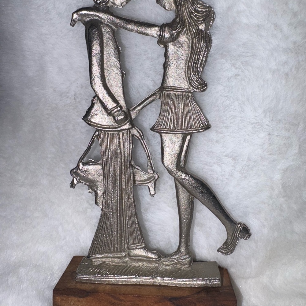 Vintage Pelco pewter Romantic Couple Sculpture made in Italy - Picture 8 of 14